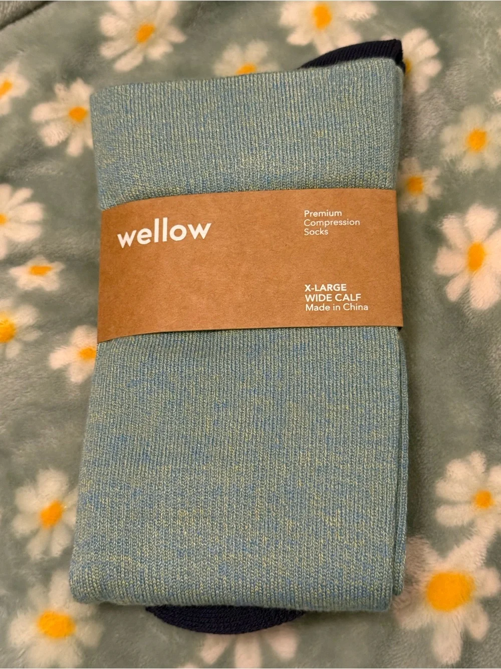 Wellow Blue Two-Toned Wide Calf Knee High Bamboo Compression Socks - size XL